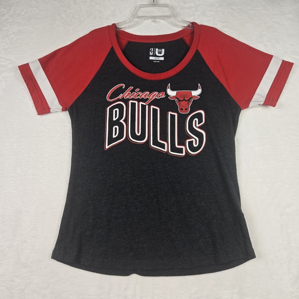 NBA Womens Chicago Bulls Gray Red White T Shirt Size‎ Large Scoop Neck